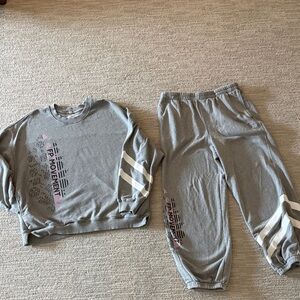 FP Movement All Star Sweatshirt (with 2 pockets) and Joggers Set